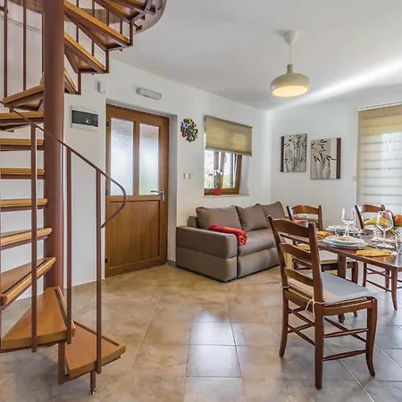 Amazing In With Wifi Apartment Pula
