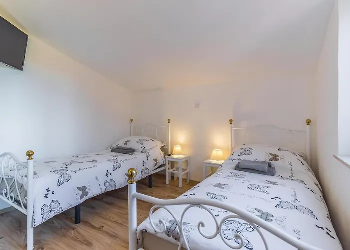 Amazing In With Wifi Apartman Pula