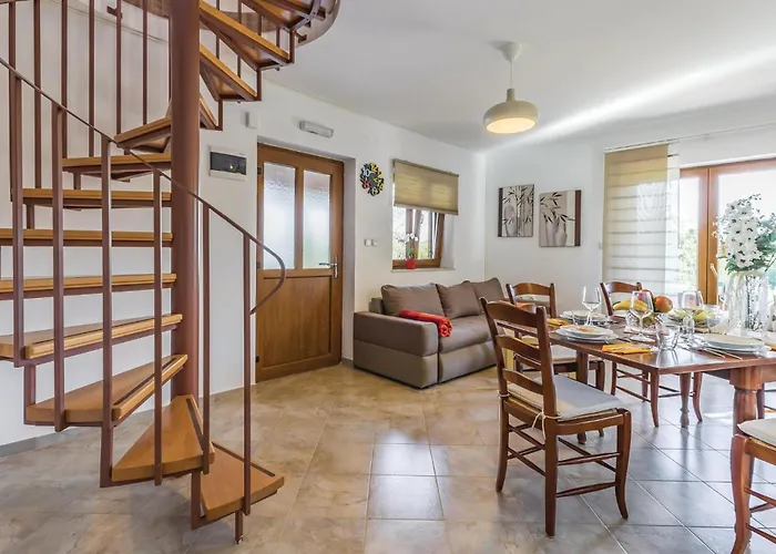 Amazing In With Wifi Apartman Pula
