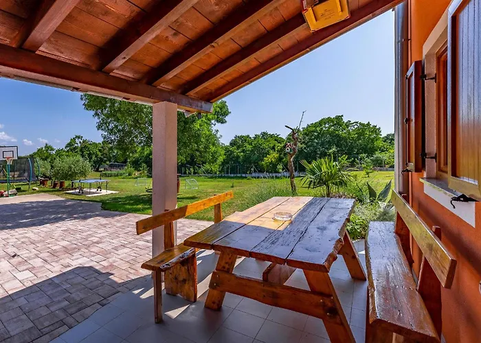 Amazing In With Wifi Apartman Pula